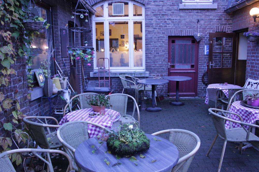 Le Bonheur Hotel